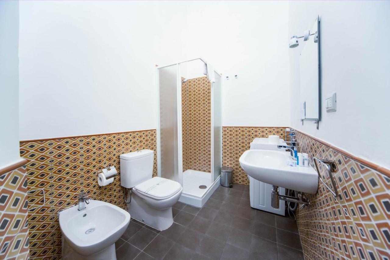 Casa Dante - Historic In The Perfect Location Appartement Napels
